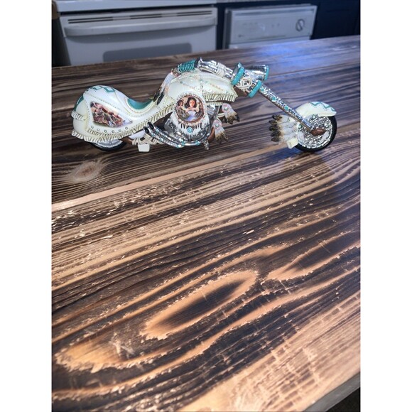 Native American Turquoise Feather Dreamcatcher Motorcycle Resin Figurine Decor - Picture 3 of 10